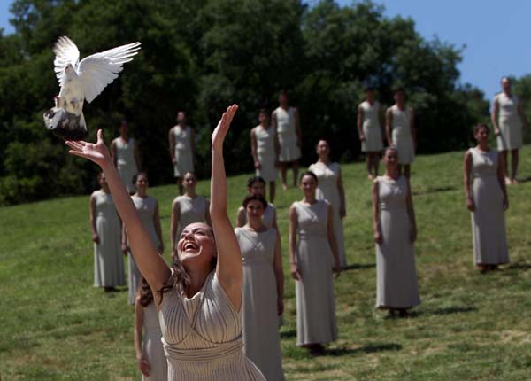 Sun god reigns over torch-lighting rehearsal