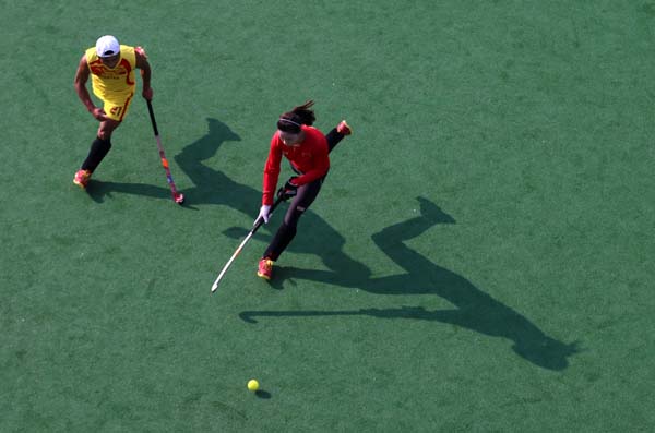 Women's national hockey team training for London