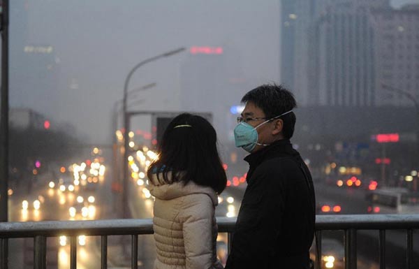 Beijing targets industrial pollution amid lingering smog