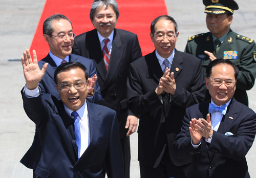 Vice-Premier Li Keqiang arrives in Hong Kong