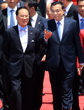 Vice-Premier Li Keqiang arrives in Hong Kong