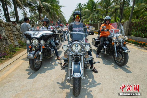 Harley motorcade shows up in Boao, Hainan