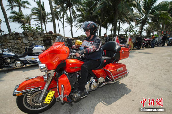 Harley motorcade shows up in Boao, Hainan