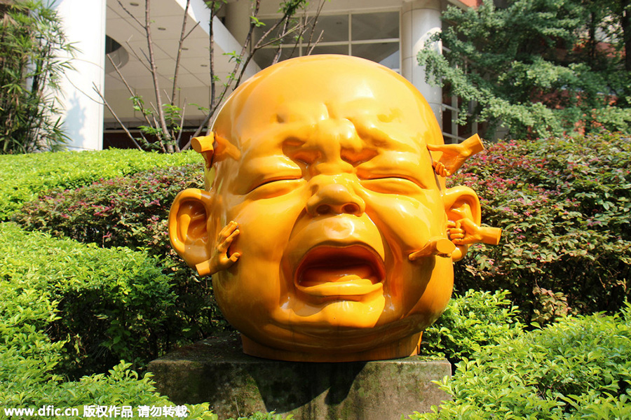 Fancy sculptures sparkle in Chongqing