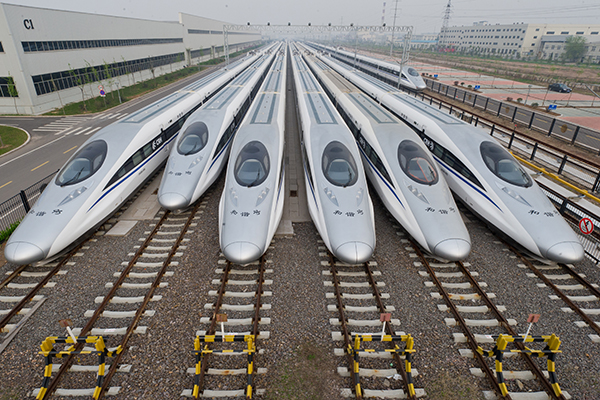 China plans 'smart trains' to take on global rail companies