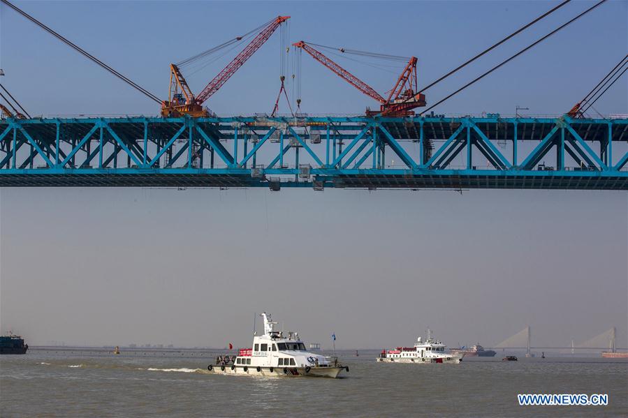 E China's Tianshenggang Channel Bridge finishes closure