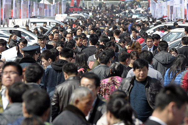 Rush for cars in Nanjing