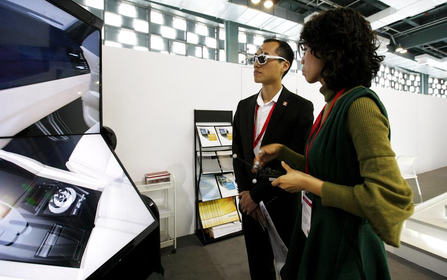 Shanghai tech-fair dazzles