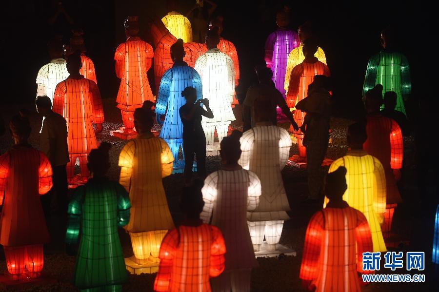 Lanterns of Terracotta Warriors shine for Mid-Autumn Festival