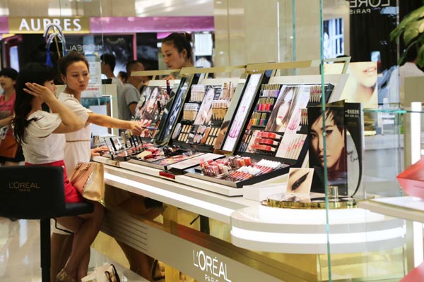 L'Oreal slashes prices amid tariff cuts