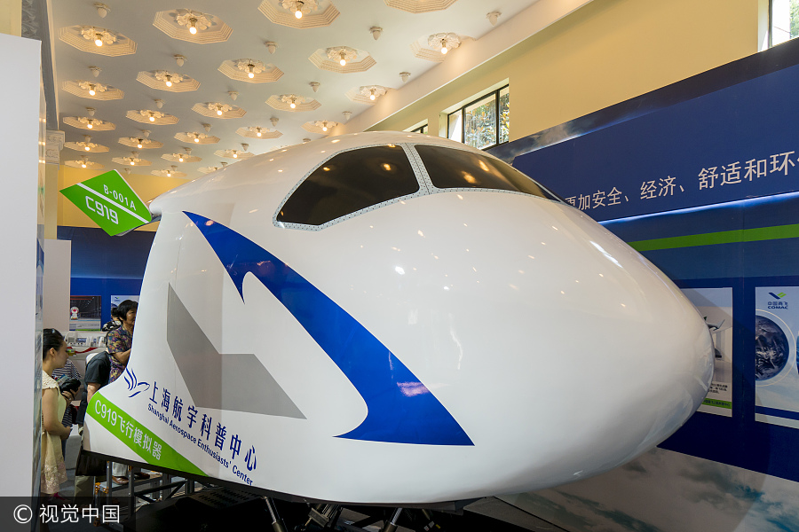 C919 flight simulator debuts at Shanghai expo