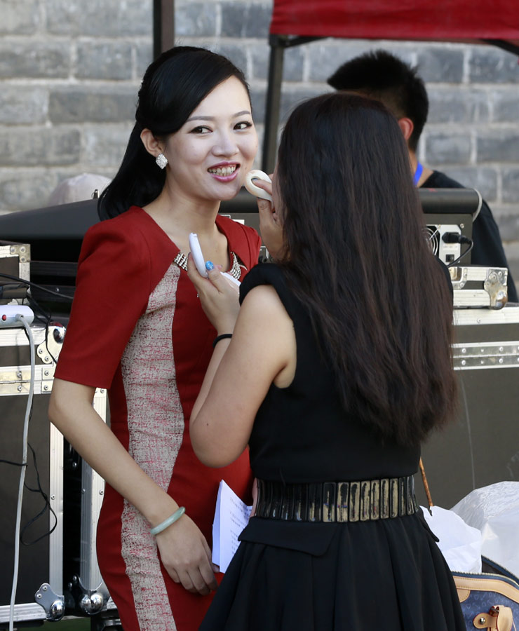 Vintage cars exhibited at auto cultural festival in China's Shanxi