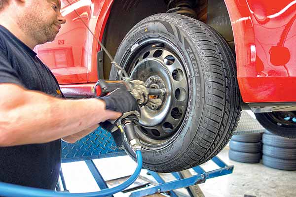 Big names in tires still best performers in safety tests