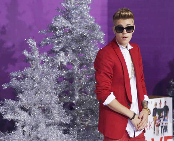 Justin Bieber allegedly celebrates egg pelting in security video