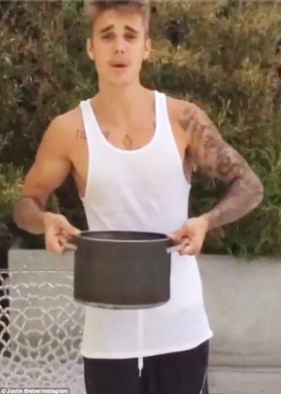 Justin Bieber takes on Ice Bucket Challenge