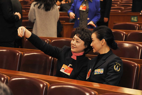 Selifies popular among deputies and reporters in 2015