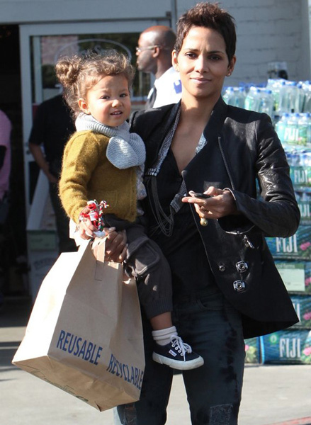 Top 10 stylish celebrity moms of 2009