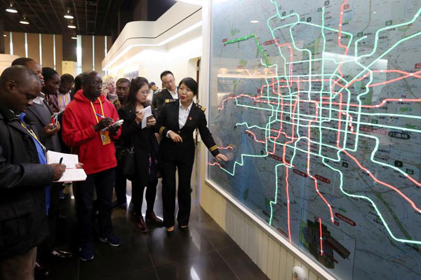 Foreign journalists get a glimpse of Beijing's rail transit construction