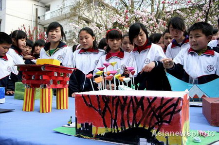 Students make eco-friendly mini pavilions