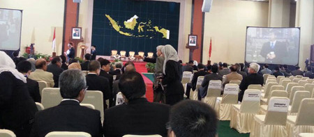 President Xi gives speech to Indonesia's parliament