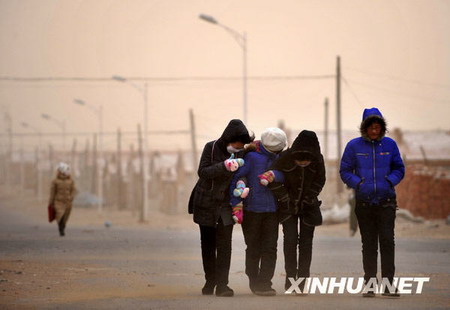 Winter storm sweeps across China