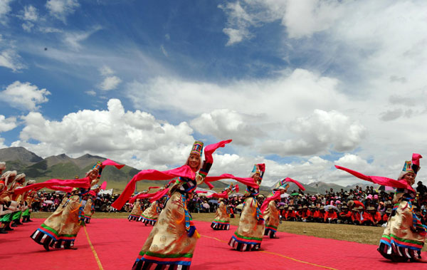 Horse racing in Lhasa