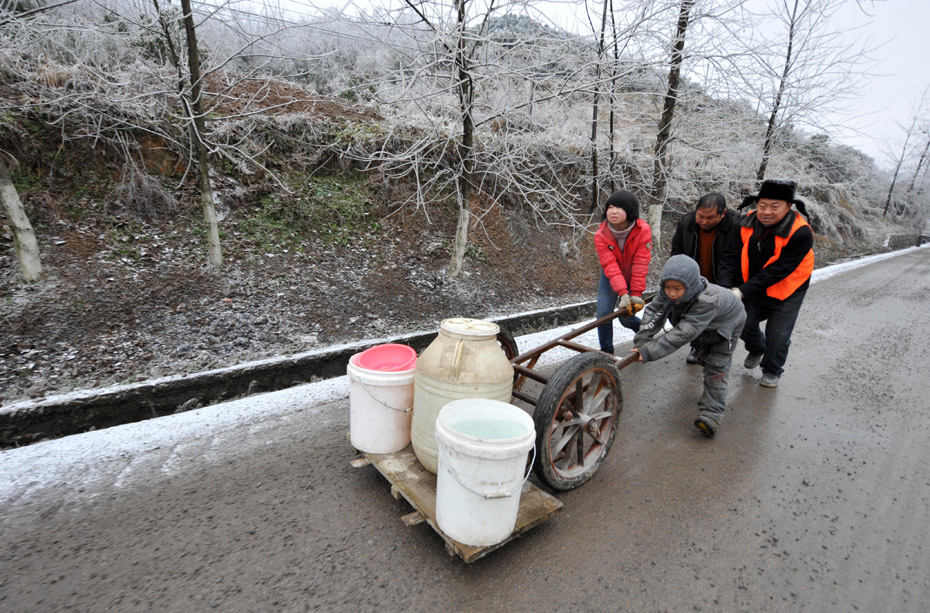 Special: Big freeze hits S China