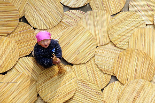 Village known for sorghum stalk boards