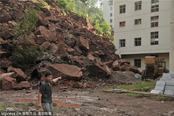 Chaos as landslides and mud torrents swell South