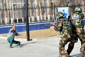 Urumqi residents mourn victims of terrorist attack