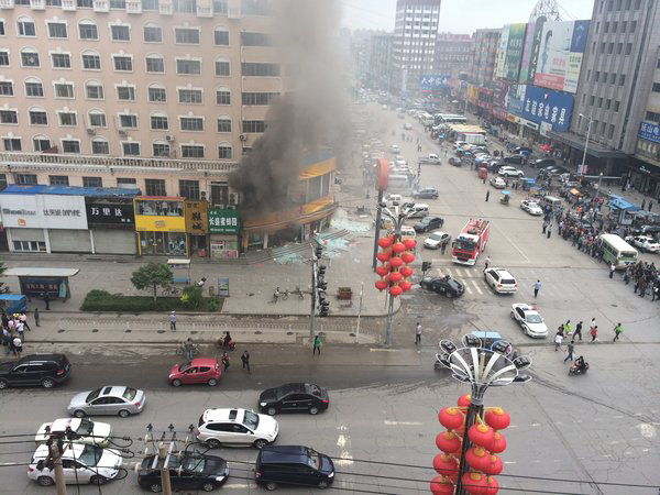 Policemen injured in NE China restaurant blast