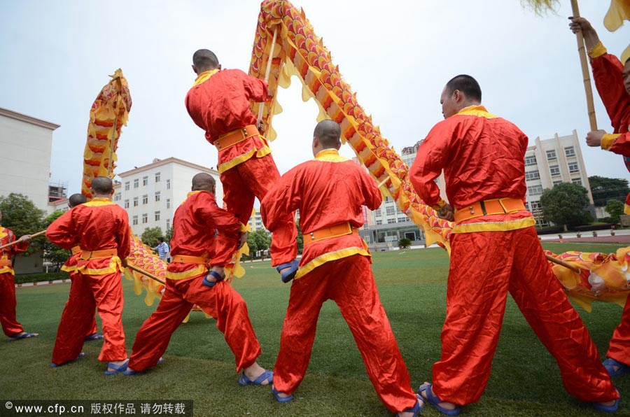 Jailhouse dragon dance