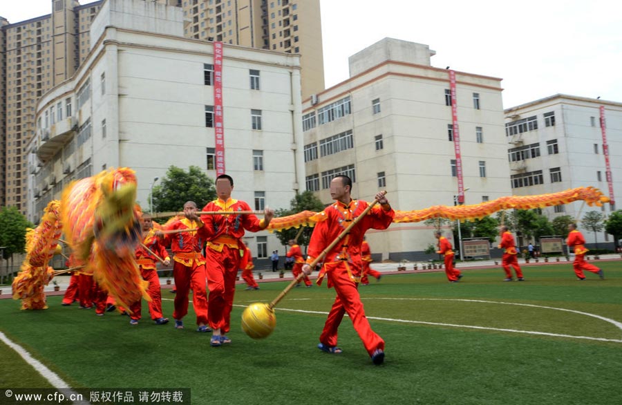 Jailhouse dragon dance