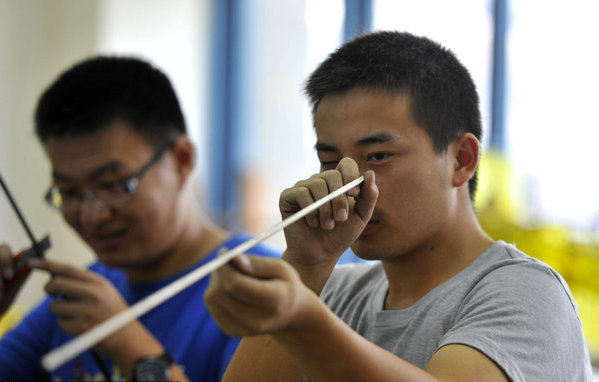 Aeromodelling enthusiasts spend summer at school