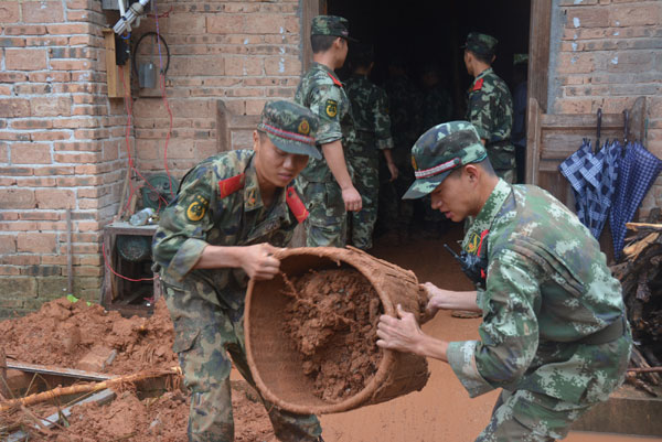 Death toll increases to 7 after E China landslides