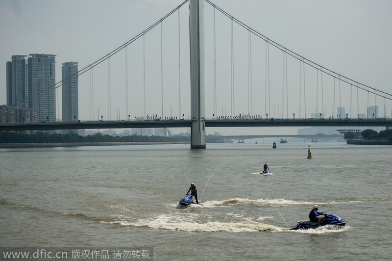 Guangzhou police launch air patrol