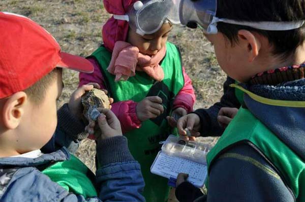 Science study trips and experiment kits gain popularity in China