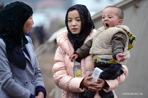 Rescue teams work in quake-hit Tibet