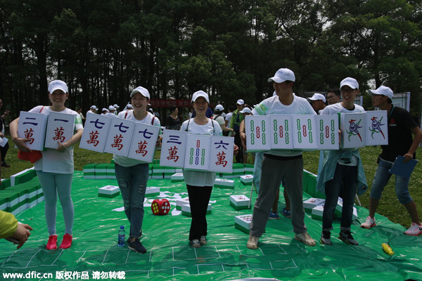 Huge mahjong tiles challenge participants