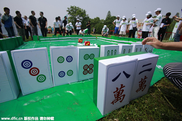 Huge mahjong tiles challenge participants