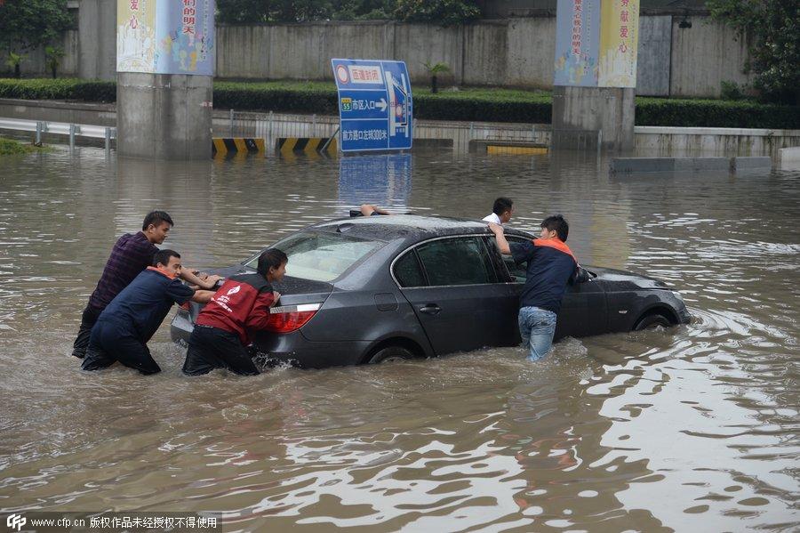 Heavy downpour leaves Shanghai flooded