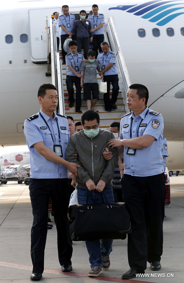 Six fugitives back to China from Indonesia