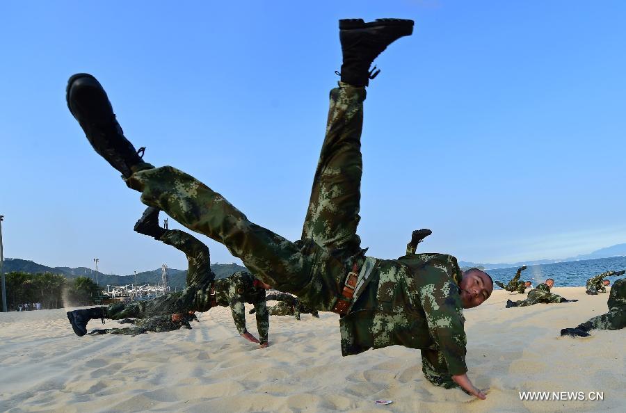 Frontier soldiers exercise in blistering heat