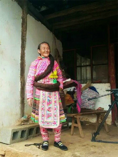 Woman with 2.52-meter-long hair aims at Guinness record