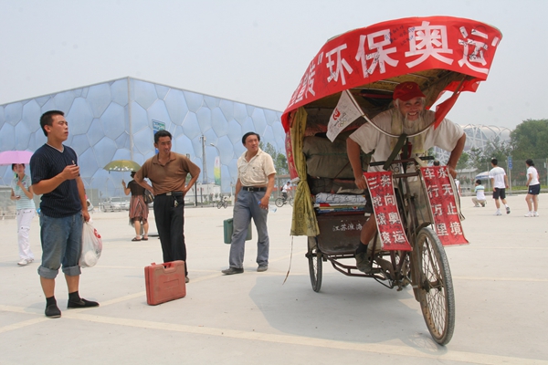 Chinese farmer spent 14 years travelling the world by tricycle