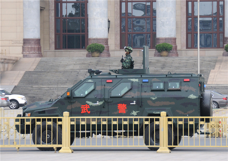 Beijing steps up security for two sessions