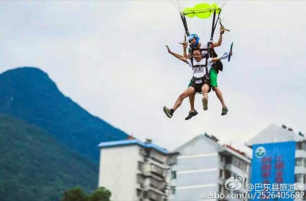 County official parachutes from 3,000 meters to promote local tourism