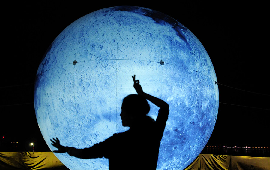 'Man-made moon' celebrates Mid-autumn Festival