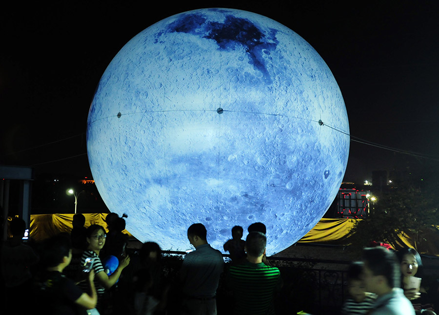 'Man-made moon' celebrates Mid-autumn Festival