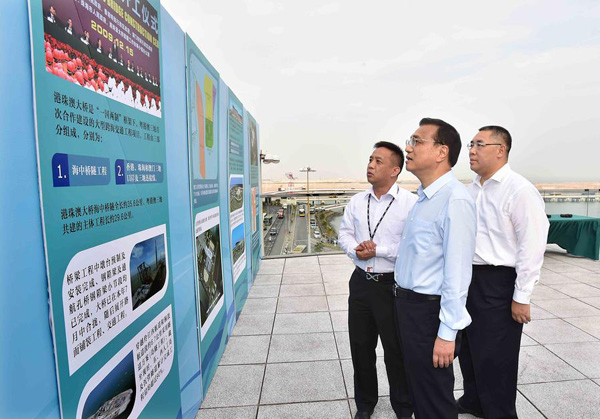 Premier Li visits Hong Kong-Zhuhai-Macao Bridge